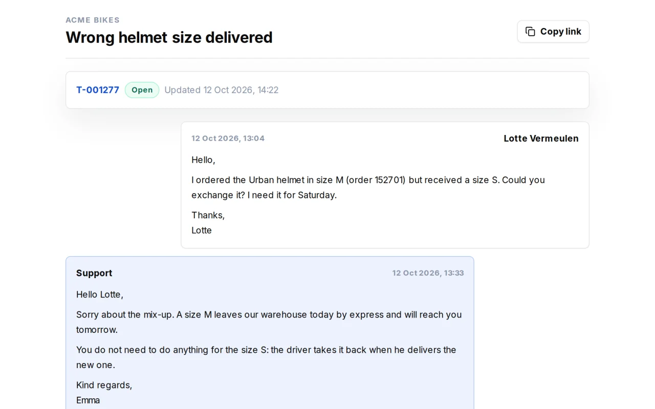 TicketsFlow public ticket page as a customer sees it: the ticket title, its status, the published messages and a reply box.